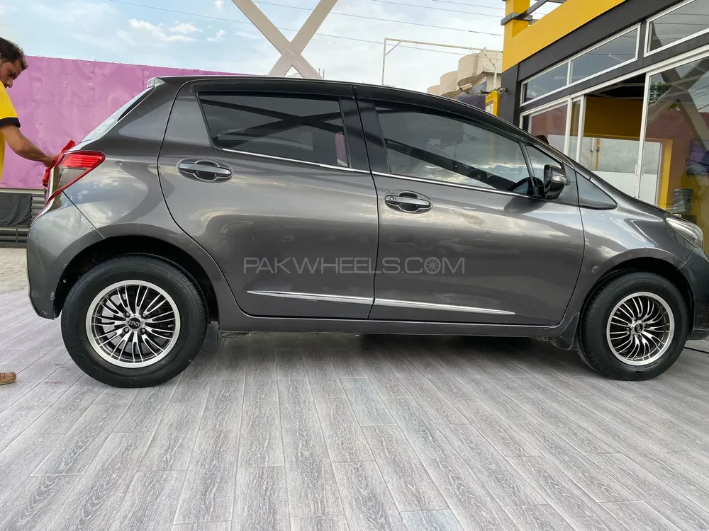 Toyota Vitz 2012 for Sale in Rawalpindi Image-1