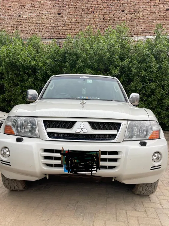 Mitsubishi Pajero 2004 for Sale in Sargodha Image-1