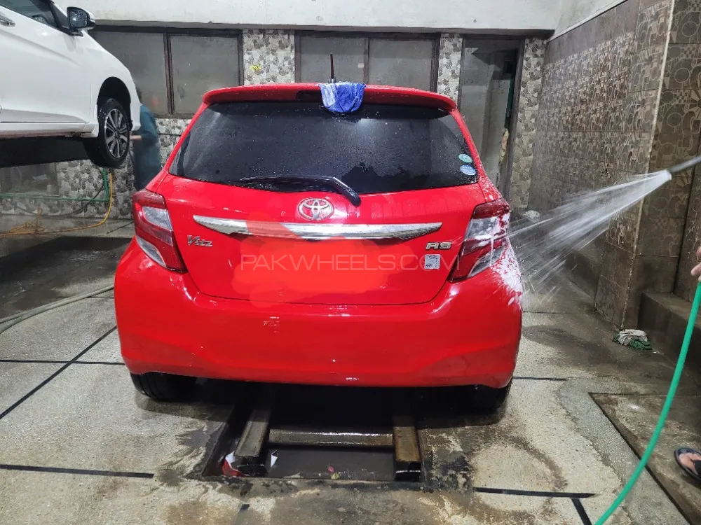 Toyota Vitz 2014 for Sale in Lahore Image-1