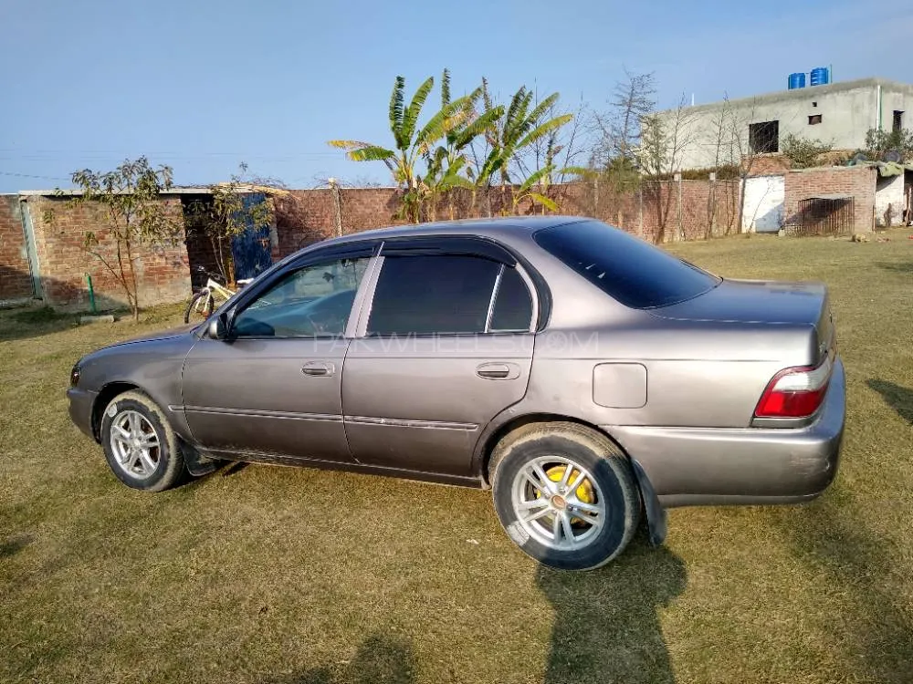 Toyota Corolla 2000 for Sale in Lahore Image-1
