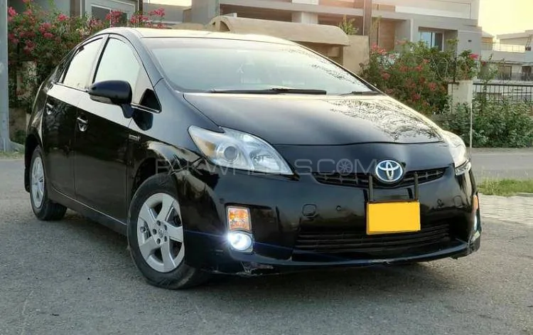 Toyota Prius 2010 for Sale in Lahore Image-1