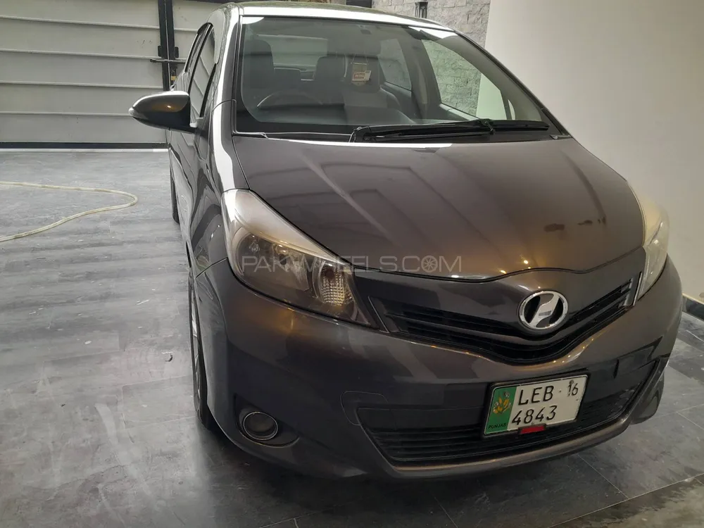 Toyota Vitz 2012 for Sale in Lahore Image-1