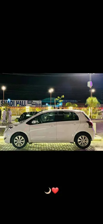 Toyota Vitz 2010 for Sale in Abbottabad Image-1