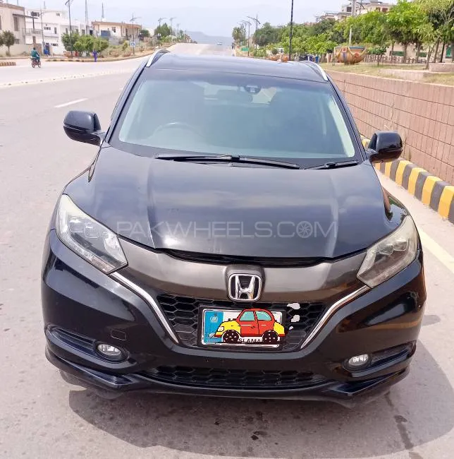 Honda Vezel 2015 for Sale in Islamabad Image-1