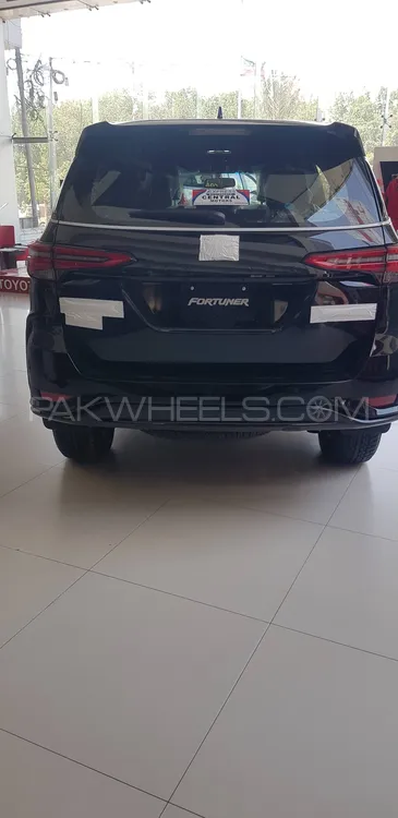 Toyota Fortuner 2023 for Sale in Karachi Image-1