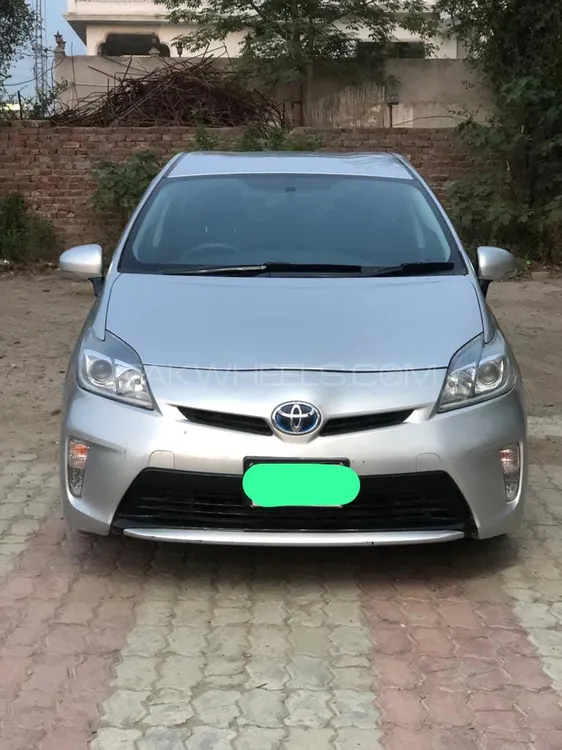 Toyota Prius 2013 for Sale in Lahore Image-1