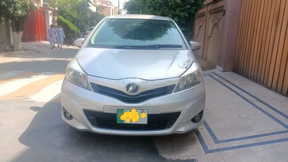 Toyota Vitz 2013 for Sale in Gujranwala Image-1