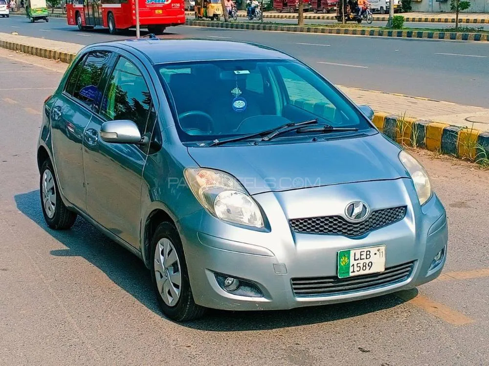 Toyota Vitz 2009 for Sale in Lahore Image-1