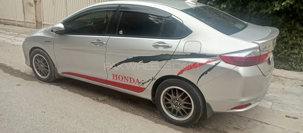 Honda Grace Hybrid 2016 for Sale in Peshawar Image-1