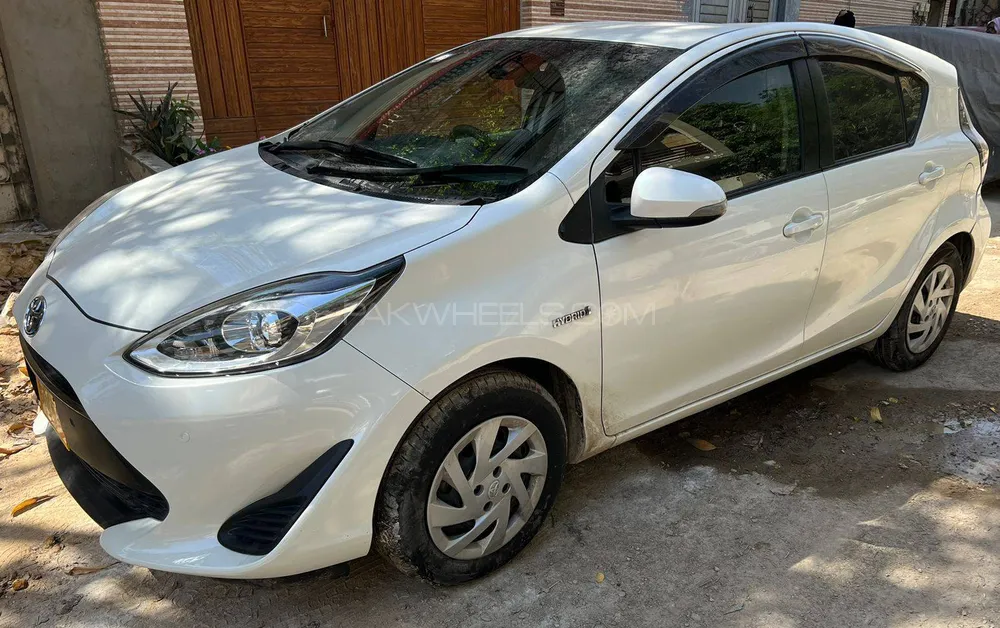 Toyota Aqua 2019 for Sale in Karachi Image-1