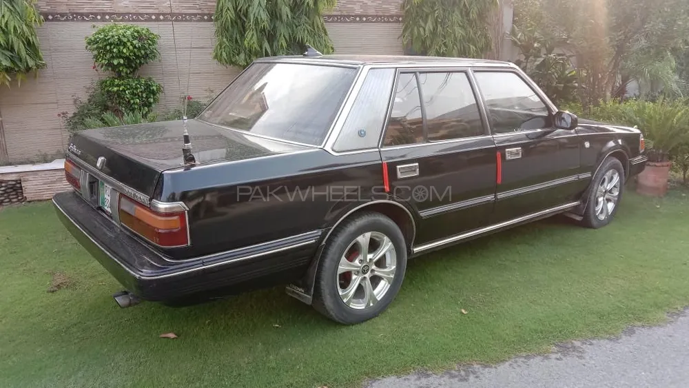Toyota Crown 1976 for Sale in Lahore Image-1