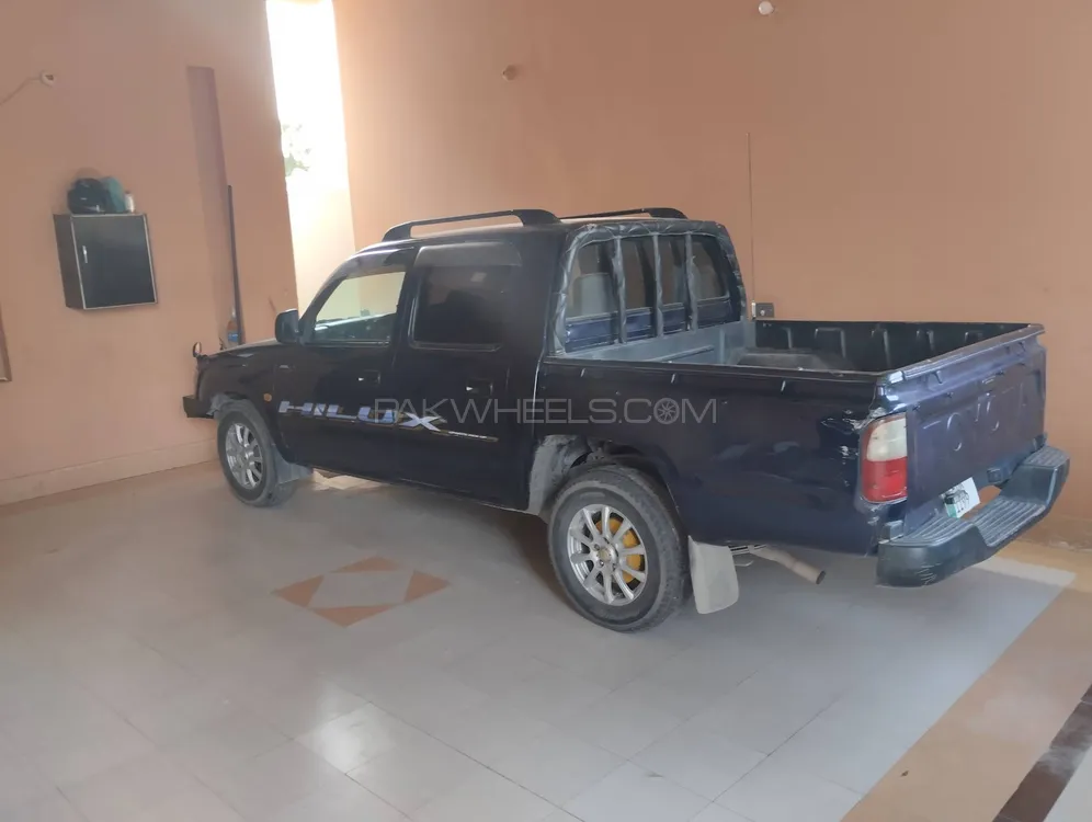 Toyota Hilux 2000 for Sale in Multan Image-1