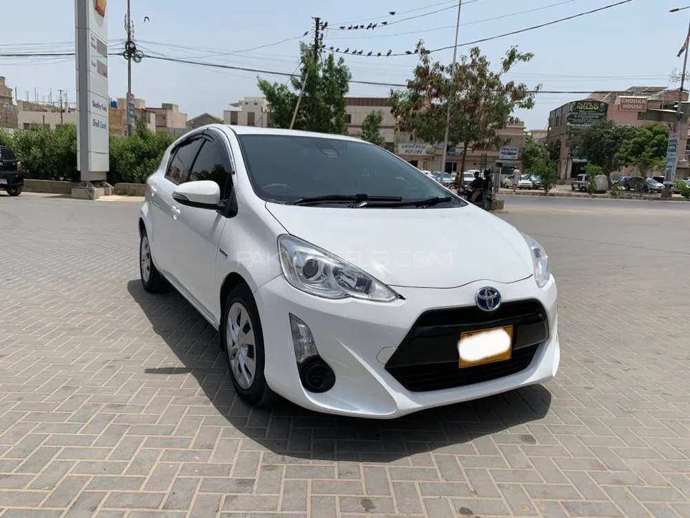 Toyota Aqua 2016 for Sale in Karachi Image-1