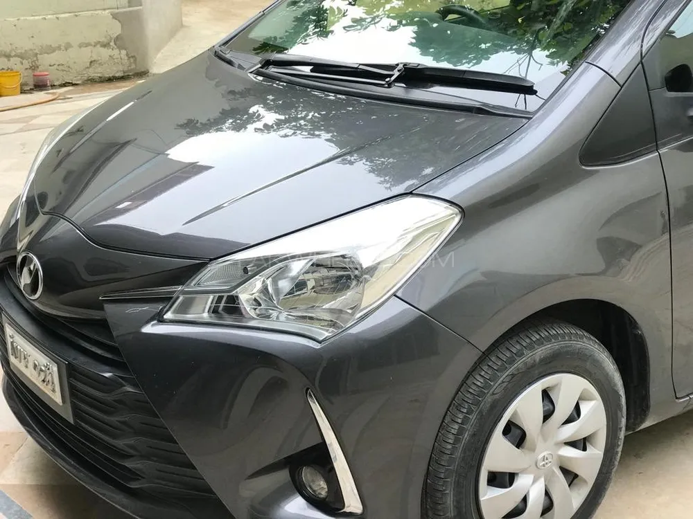 Toyota Vitz 2018 for Sale in Taunsa sharif Image-1