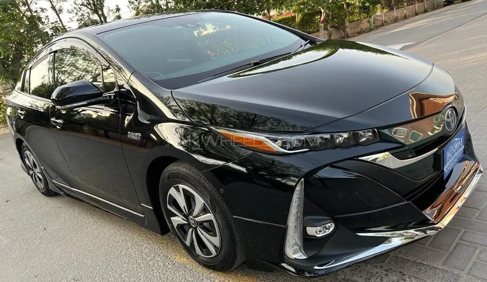 Toyota Prius 2017 for Sale in Okara Image-1