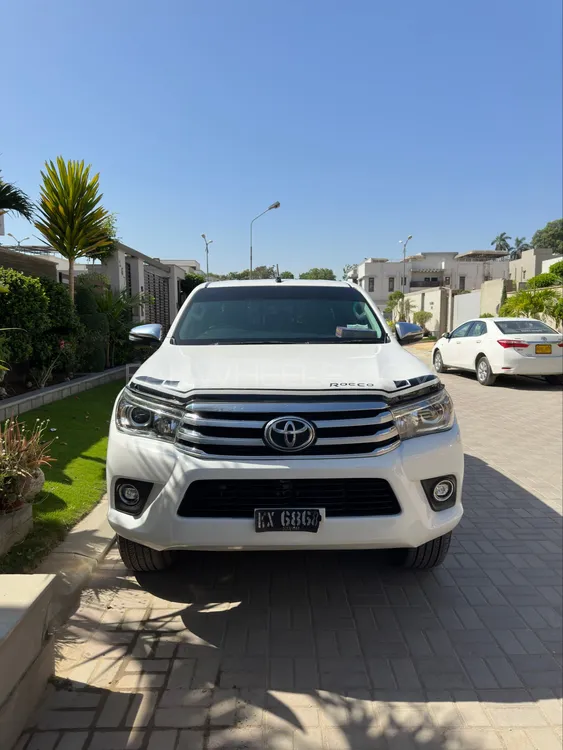 Toyota Hilux 2019 for Sale in Karachi Image-1