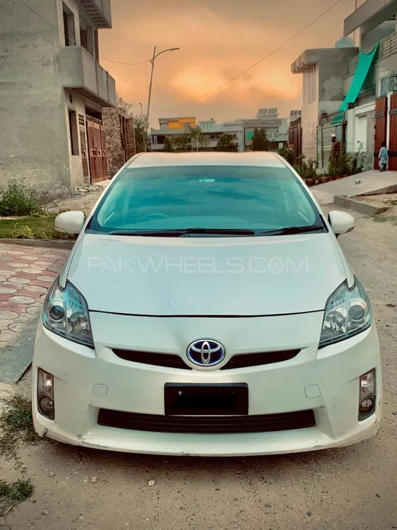 Toyota Prius 2010 for Sale in Mardan Image-1