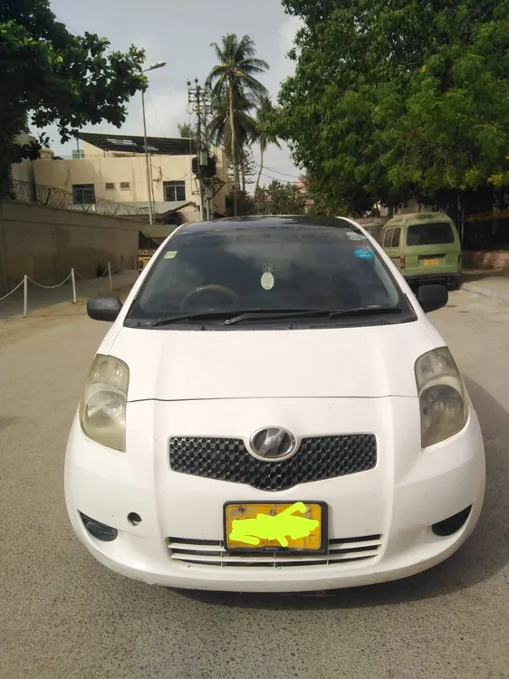 Toyota Vitz 2005 for Sale in Karachi Image-1