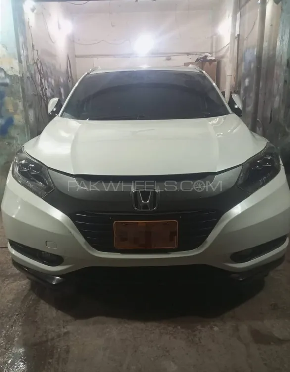 Honda Vezel 2015 for Sale in Karachi Image-1