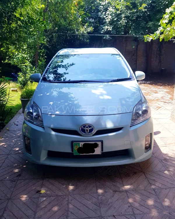 Toyota Prius 2010 for Sale in Mardan Image-1