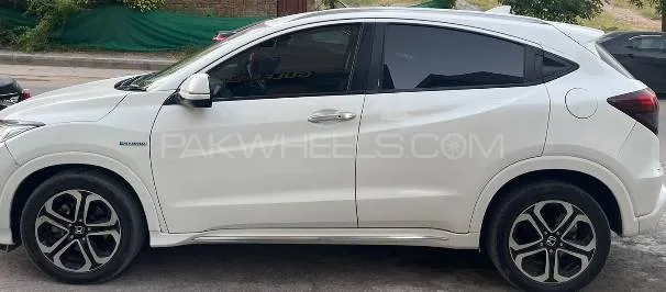 Honda Vezel 2017 for Sale in Islamabad Image-1