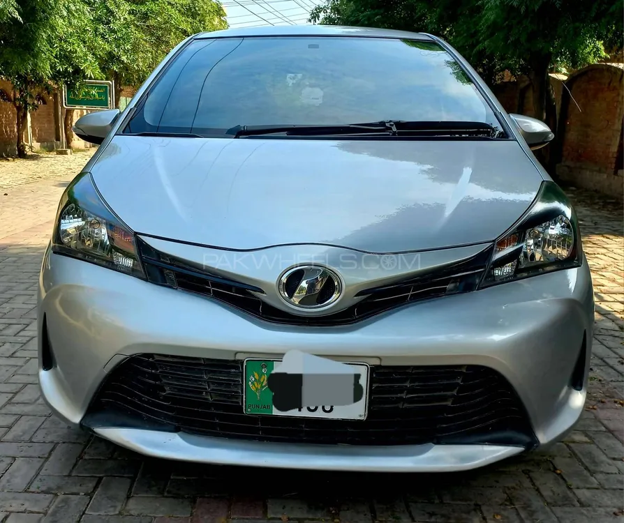 Toyota Vitz 2015 for Sale in Faisalabad Image-1