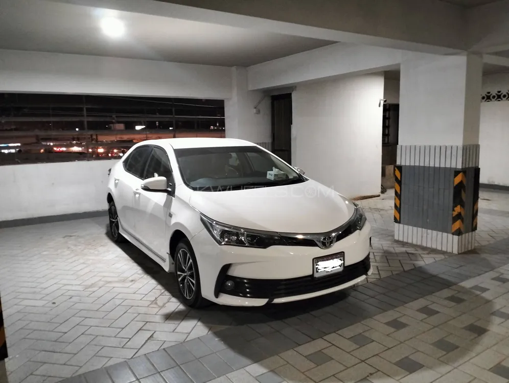 Toyota Corolla 2018 for Sale in Karachi Image-1