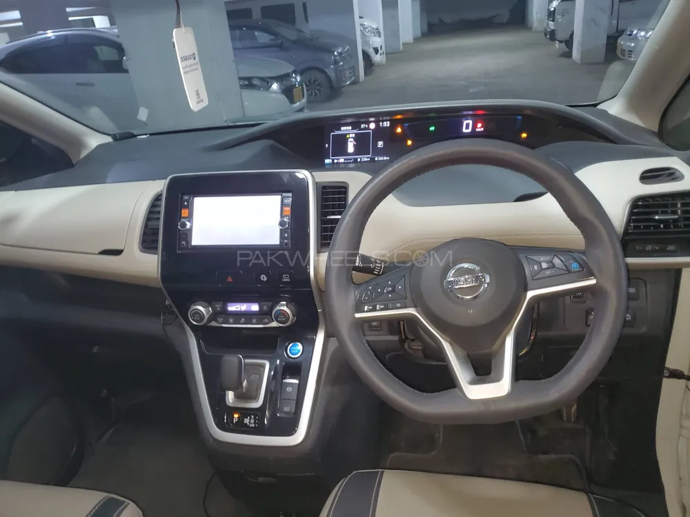 نسان سرینا 2018 for Sale in کراچی Image-1