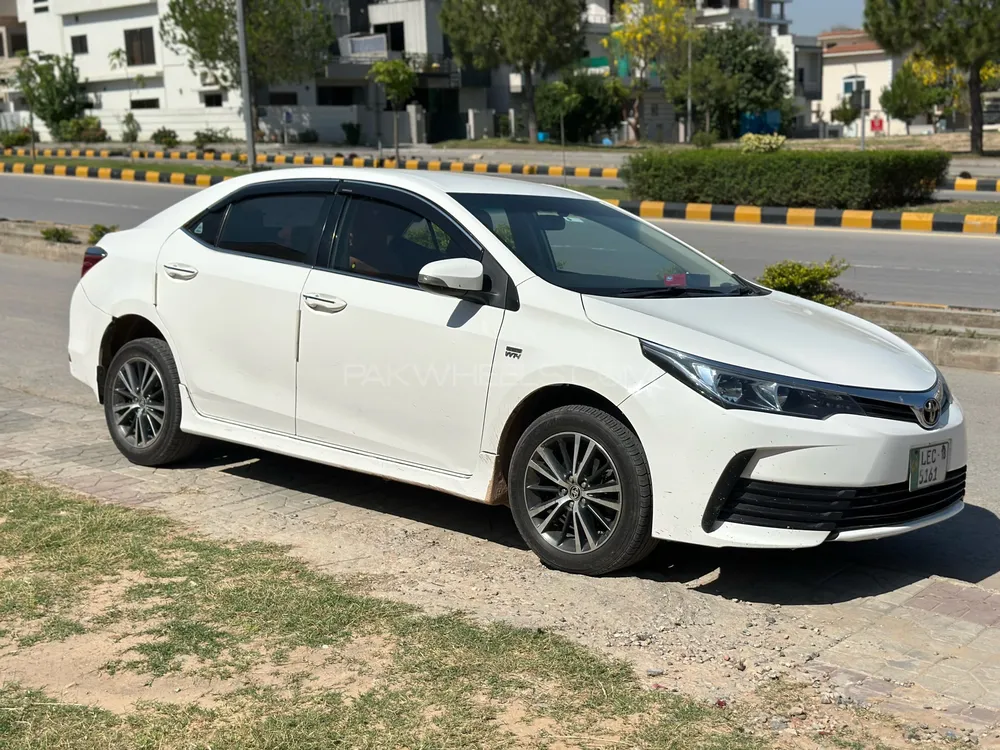 Toyota Corolla 2018 for Sale in Islamabad Image-1