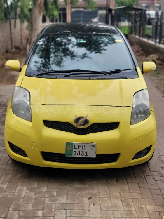 Toyota Vitz 2010 for Sale in Faisalabad Image-1