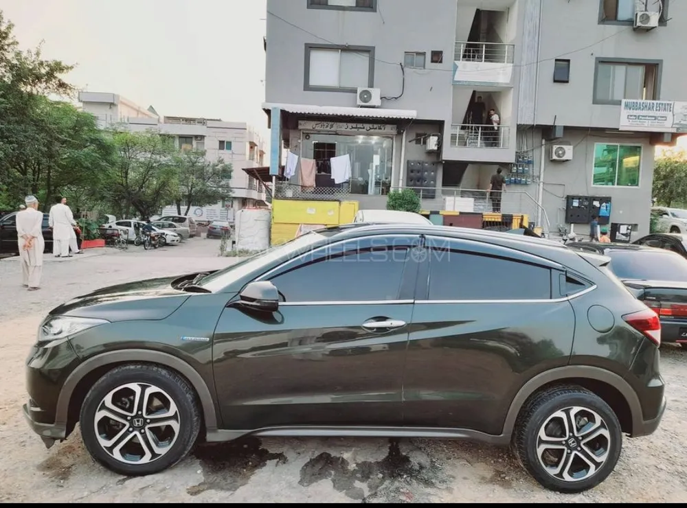Honda Vezel 2014 for Sale in Islamabad Image-1