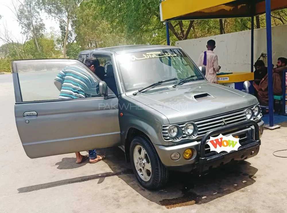 Mitsubishi Pajero Mini 2002 for Sale in Karachi Image-1