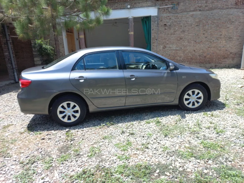 Toyota Corolla 2013 for Sale in Peshawar Image-1