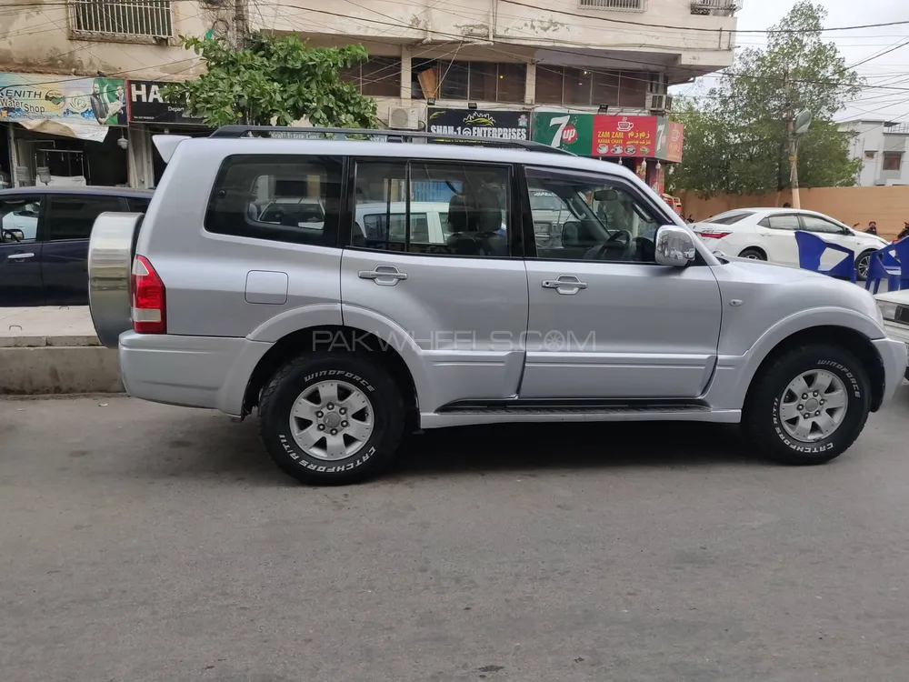 Mitsubishi Pajero 2006 for Sale in Karachi Image-1