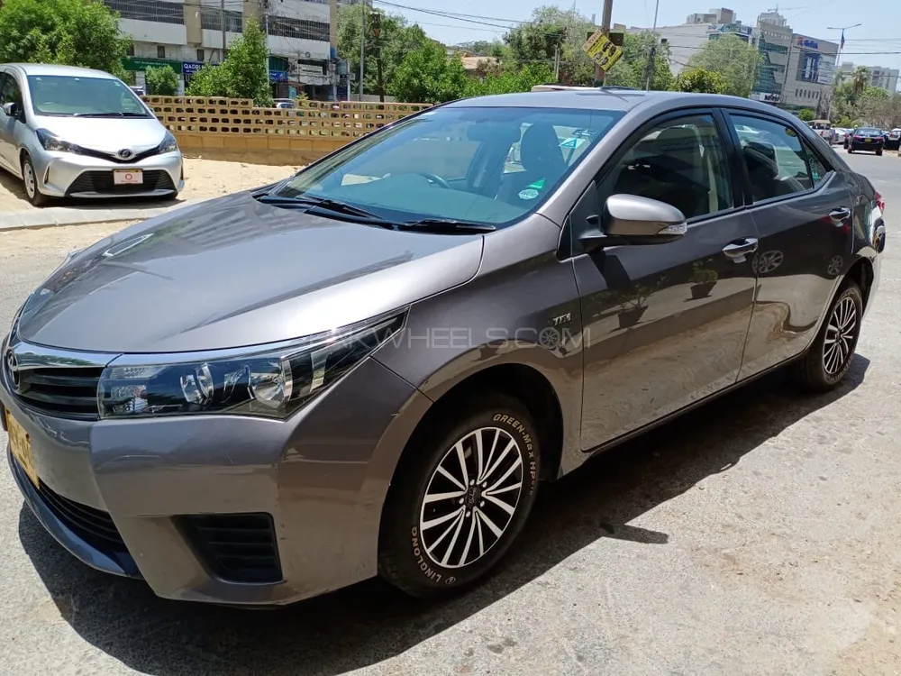 Toyota Corolla 2015 for Sale in Karachi Image-1