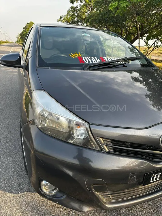 Toyota Vitz 2012 for Sale in Peshawar Image-1