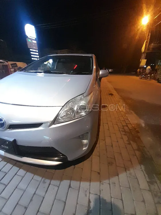 Toyota Prius 2013 for Sale in Lahore Image-1