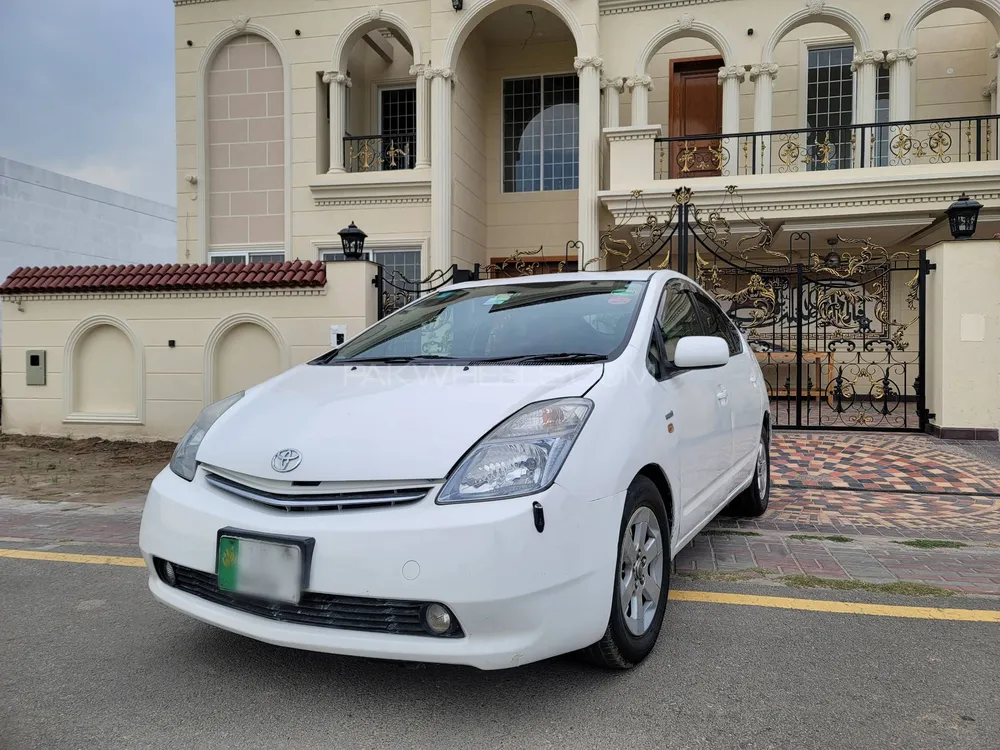 Toyota Prius 2007 for Sale in Lahore Image-1