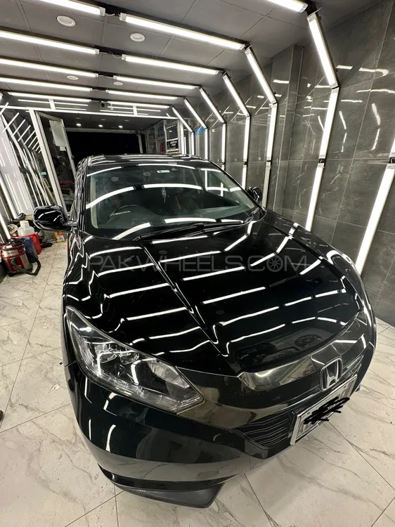 Honda Vezel 2016 for Sale in Islamabad Image-1