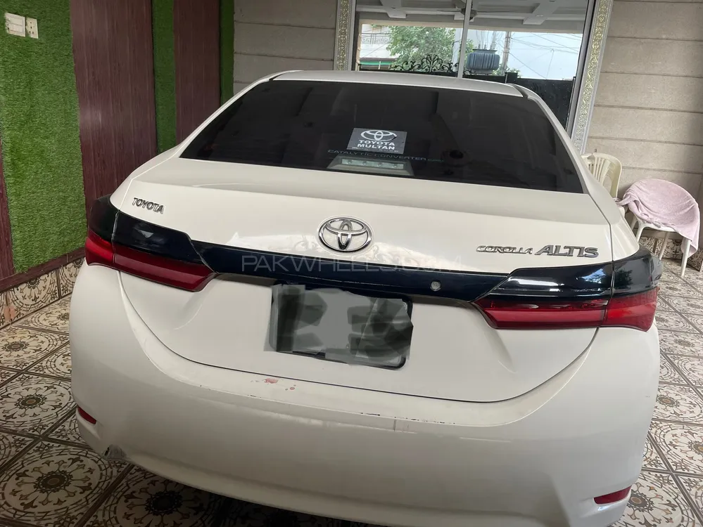 Toyota Corolla 2019 for Sale in Faisalabad Image-1