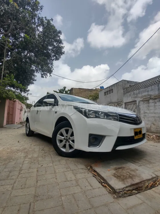 Toyota Corolla 2015 for Sale in Karachi Image-1