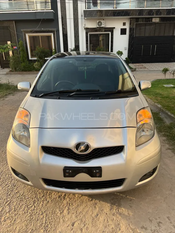 Toyota Vitz 2009 for Sale in Gujrat Image-1