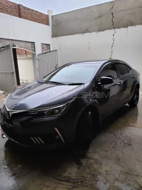 Toyota Corolla 2017 for Sale in Karachi Image-1