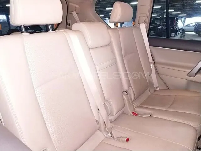 Toyota Prado 2017 for Sale in Lahore Image-1