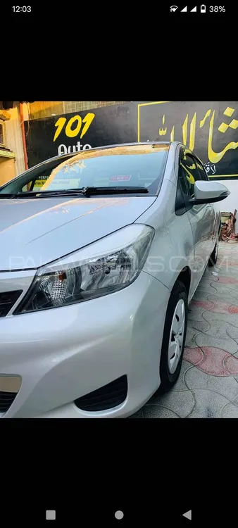 Toyota Vitz 2013 for Sale in Mardan Image-1
