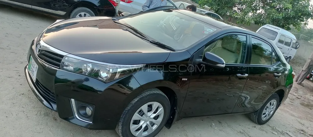 Toyota Corolla 2017 for Sale in Hujra Shah Mukeem Image-1