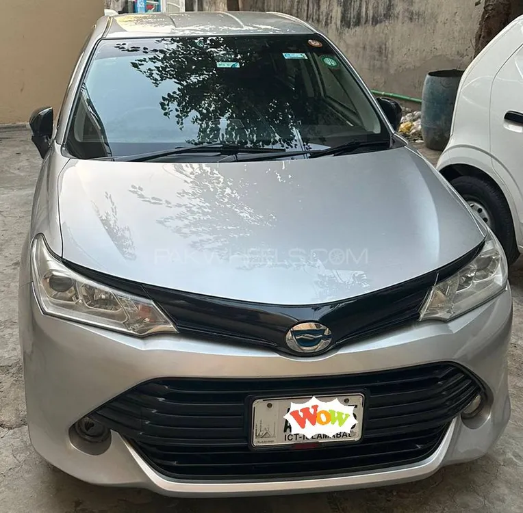 Toyota Corolla Axio 2015 for Sale in Lahore Image-1