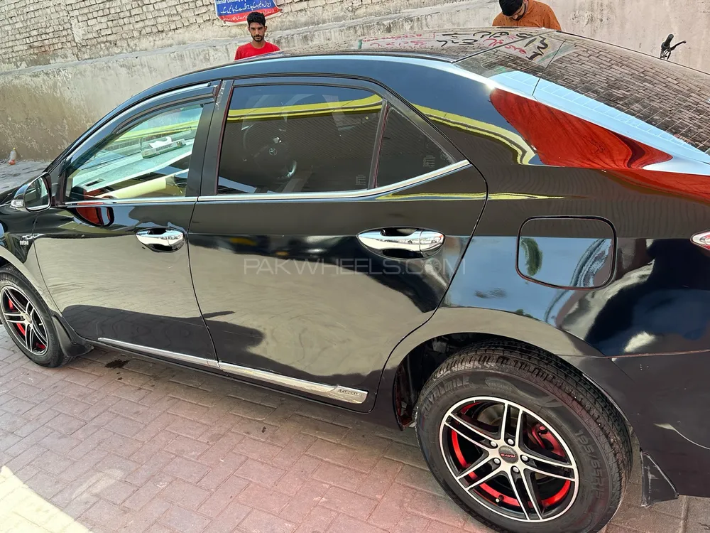 Toyota Corolla 2017 for Sale in Sialkot Image-1