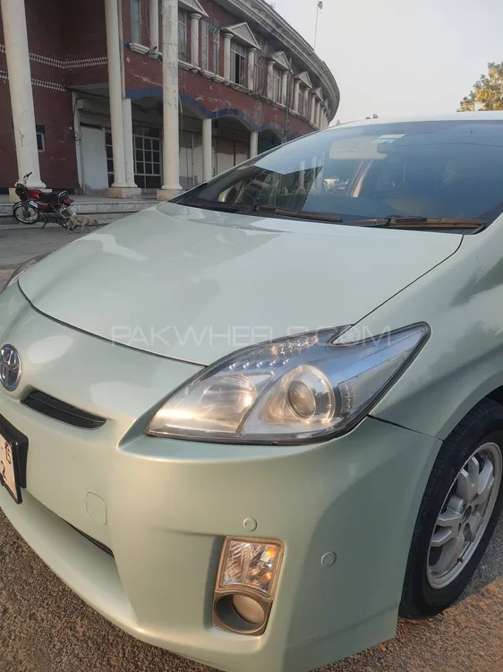 Toyota Prius 2011 for Sale in Okara Image-1