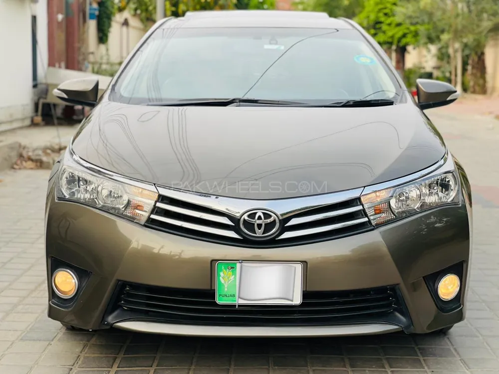 Toyota Corolla 2017 for Sale in Faisalabad Image-1